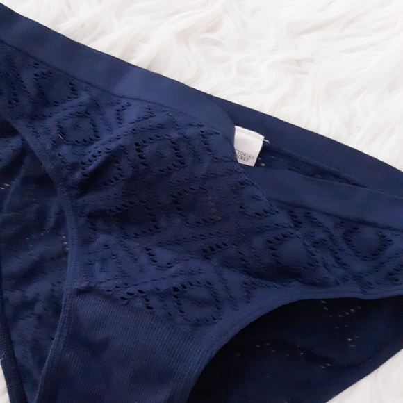 VS Lace Cheeky Bikini Panty - Picture 3 of 4